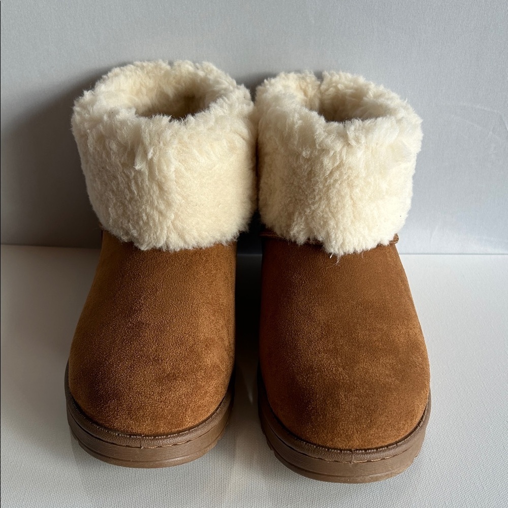 Tan Ankle Boots with‎ White Fur Women's Size 8